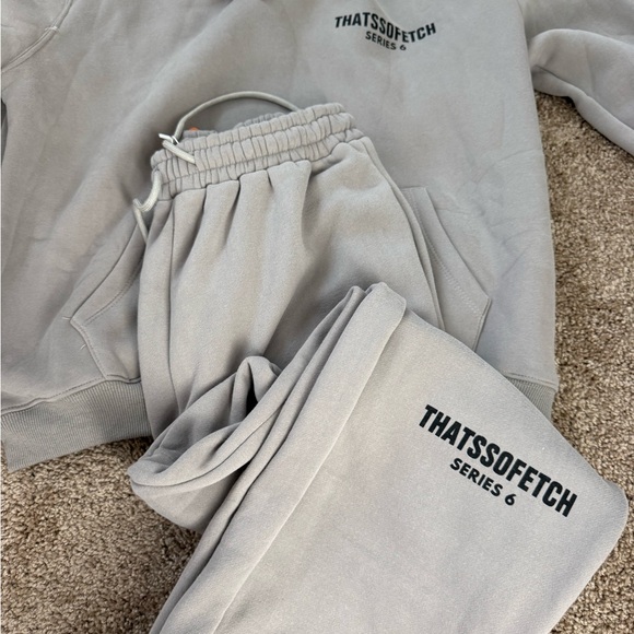 That's So Fetch Series 6 Women's Gray Jogger Set - Picture 2 of 3